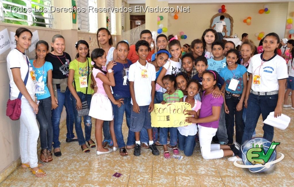 Uno de los Grupos de la Pasua Infantil 2013 en desarrollo de un tema